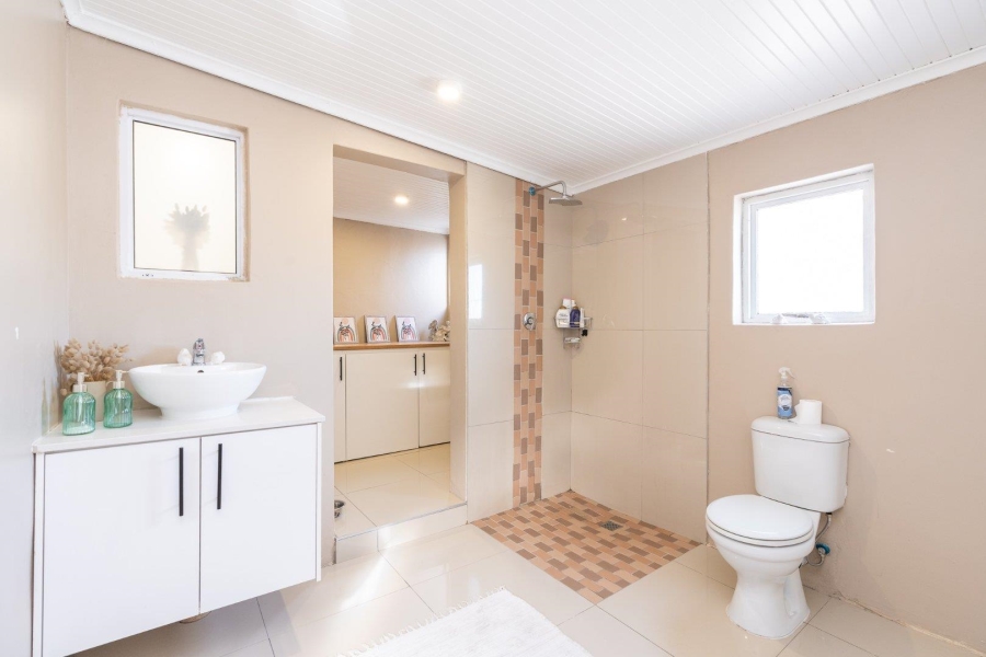 3 Bedroom Property for Sale in Bothasig Western Cape